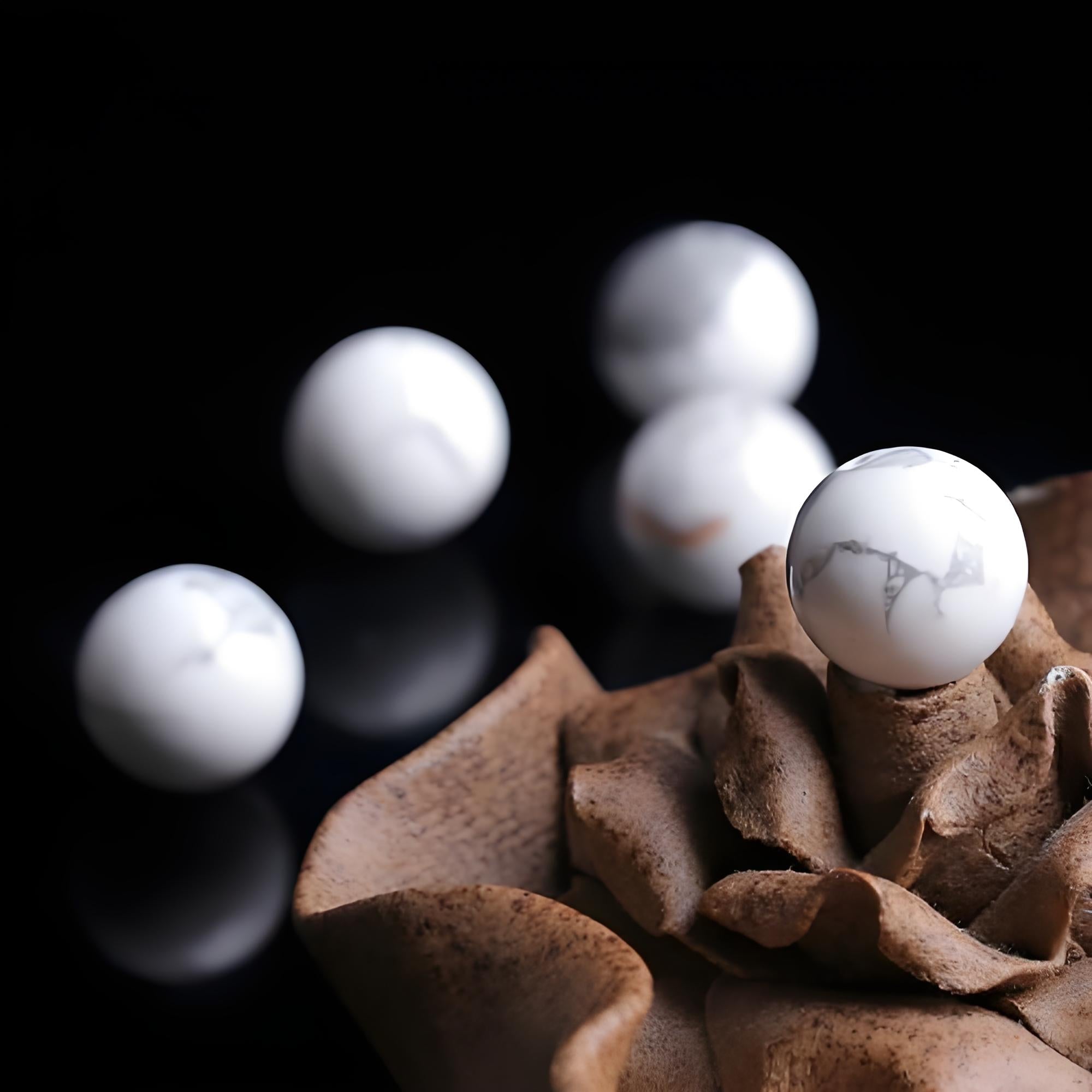 Howlite Spiritual Meaning:Healing Properties,Benefits & Uses