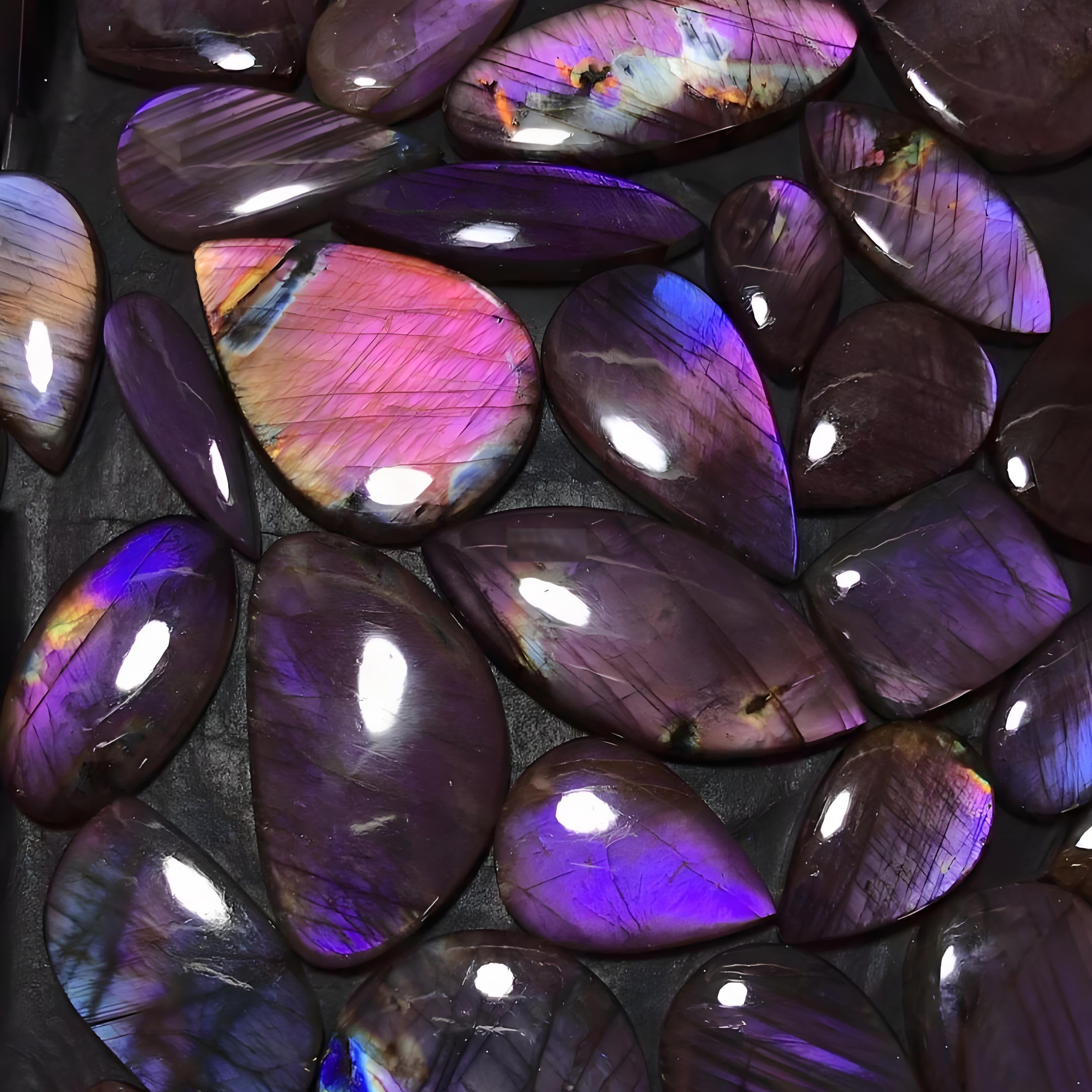 Purple Labradorite meaning: Healing Properties,Benefits & Uses
