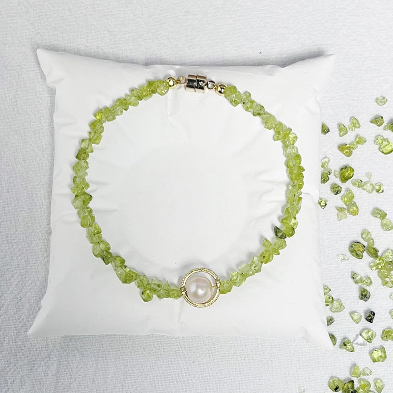 Natural Peridot bead bracelet with pearls and silver accents – organic crystal jewelry by Roline Crystal