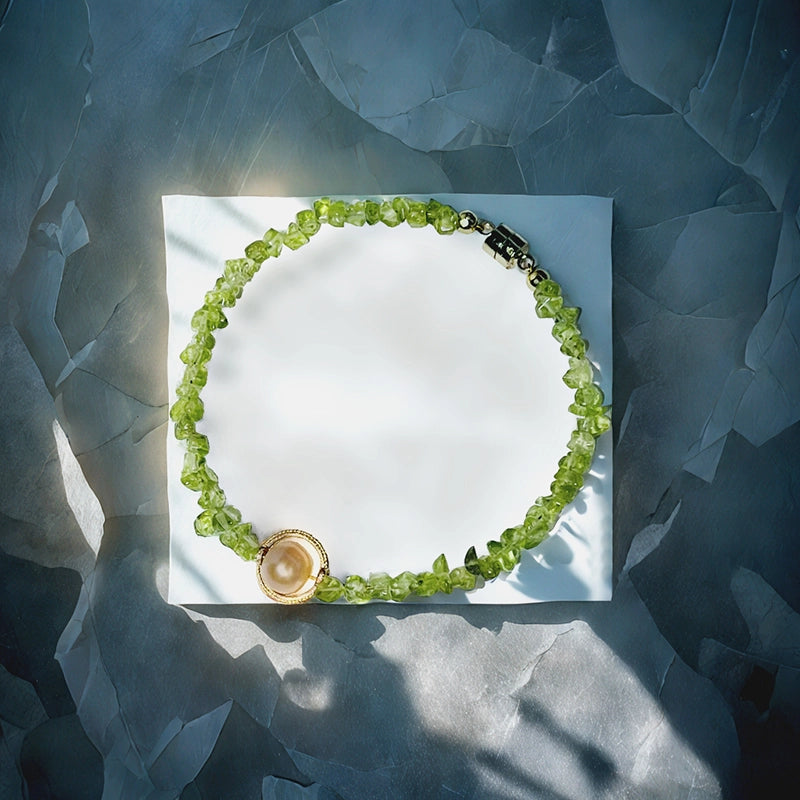 Natural Peridot bead bracelet with pearls and silver accents – organic crystal jewelry by Roline Crystal