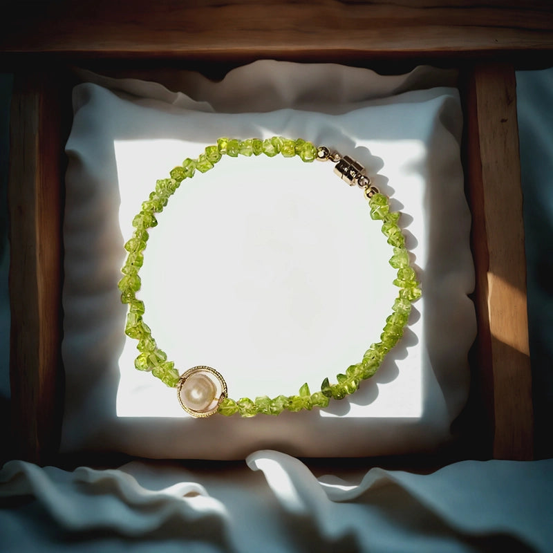 Natural Peridot bead bracelet with pearls and silver accents – organic crystal jewelry by Roline Crystal