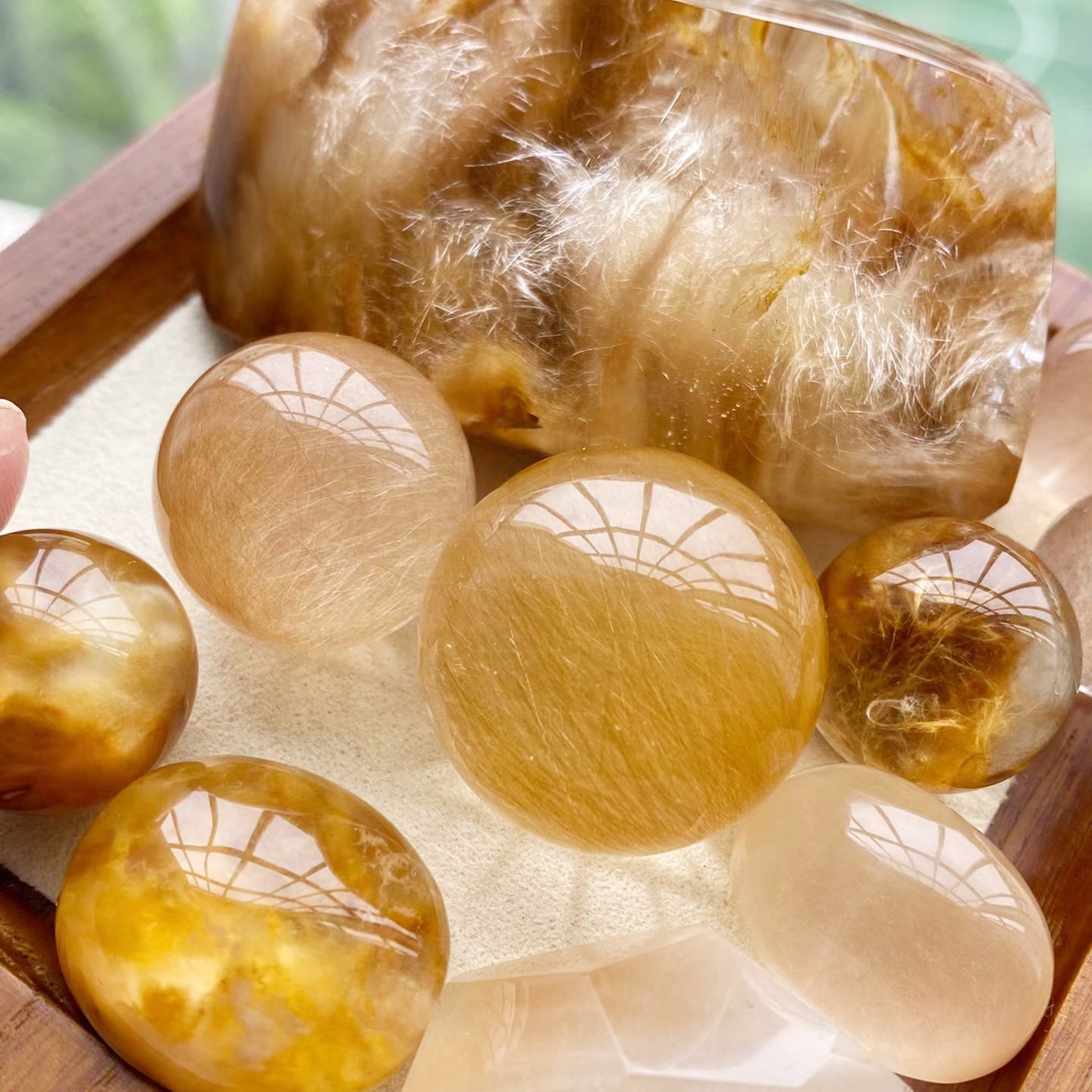 Yellow Rabbit Hair Quartz meaning: Healing Properties,Benefits ＆ Uses