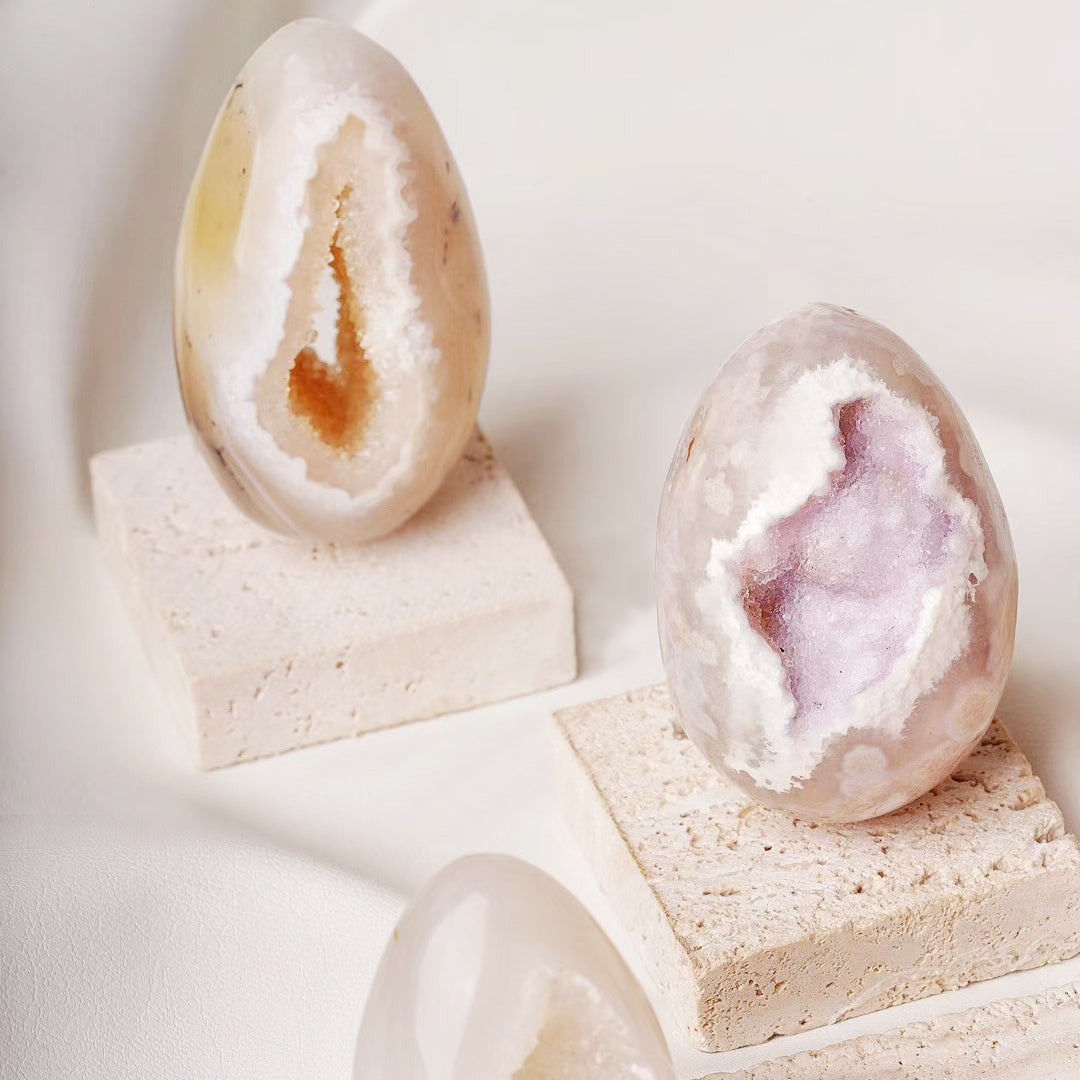 White Agate Spiritual meaning: Benefits,Healing Properties ＆ Uses