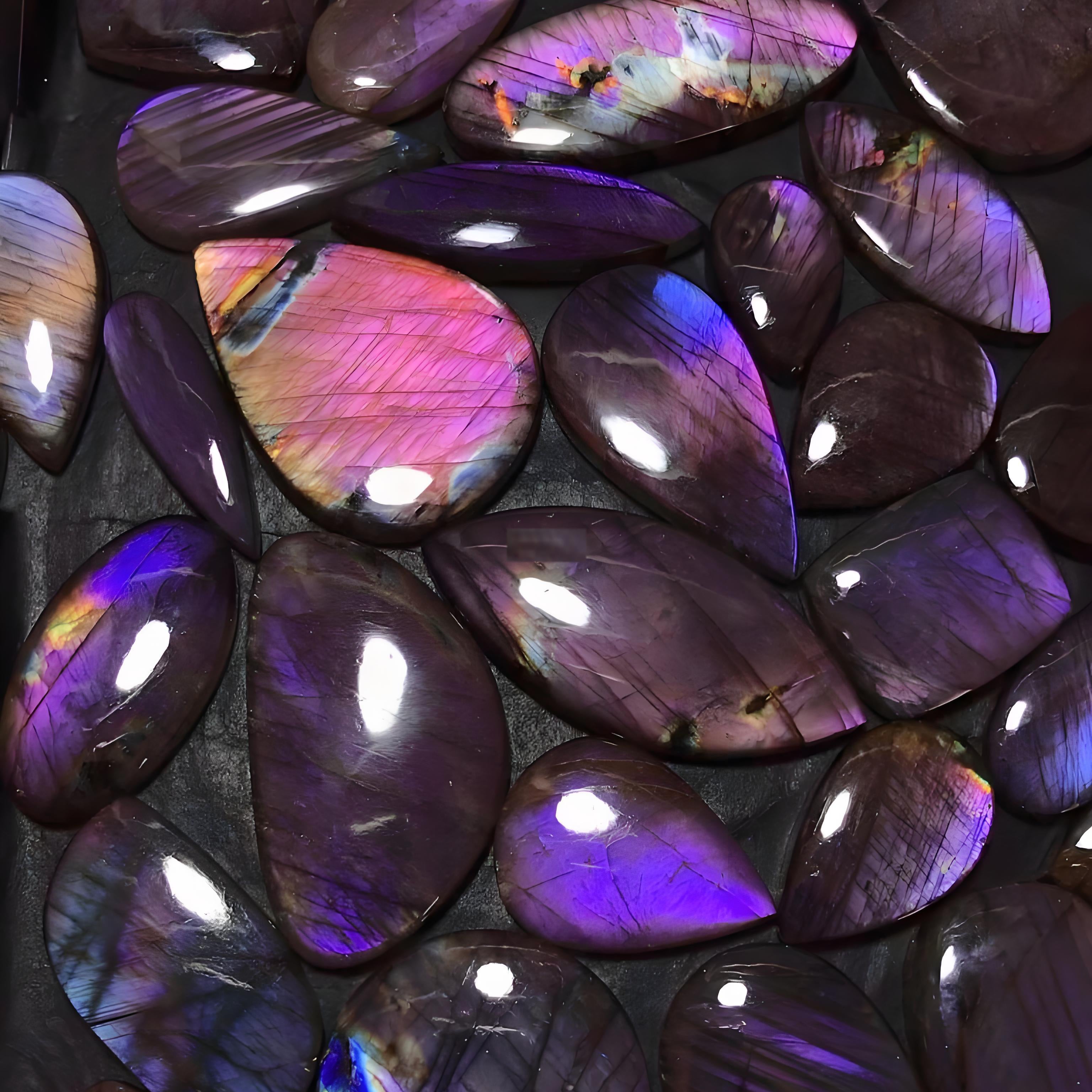 Purple Labradorite meaning: Healing Properties,Benefits ＆ Uses